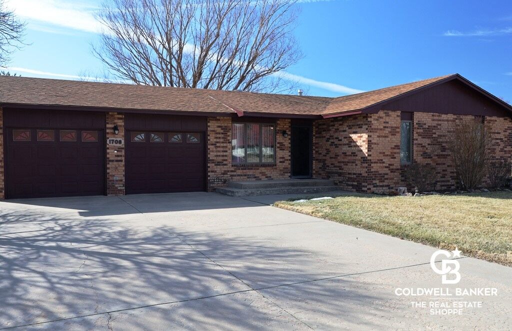 Property Photo:  1708 E Labrador Boulevard  KS 67846 