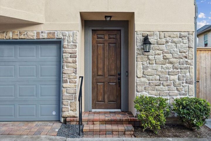 Property Photo:  5737 Kansas Street  TX 77007 