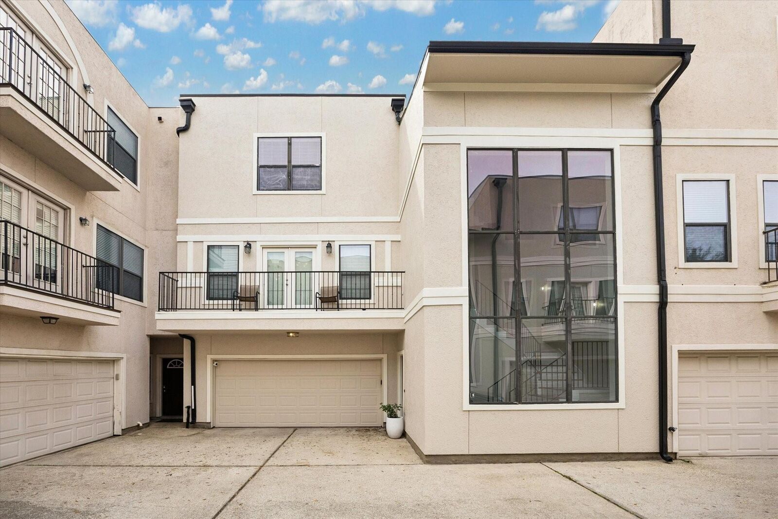 Property Photo:  4411 Koehler Street E  TX 77007 