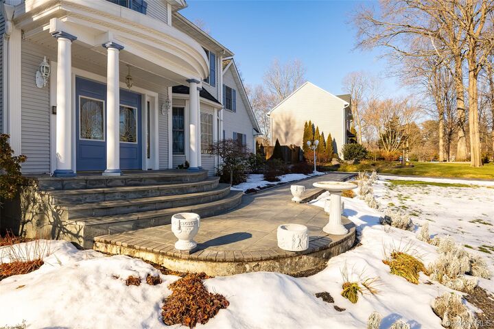 Property Photo:  8 Toms Way  NY 12603 