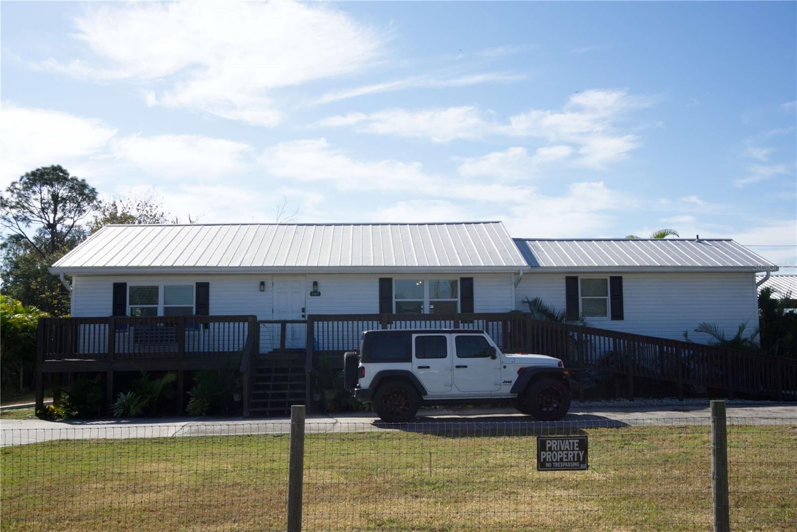 Property Photo:  1007 77th Street E  FL 34221 