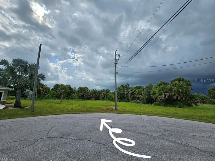 Property Photo:  105 Island Court  FL 33947 