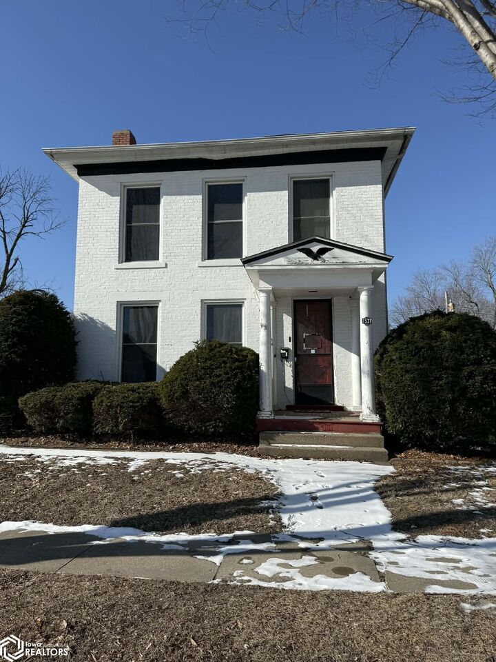 Property Photo: 1527 Thul Street IA 52601