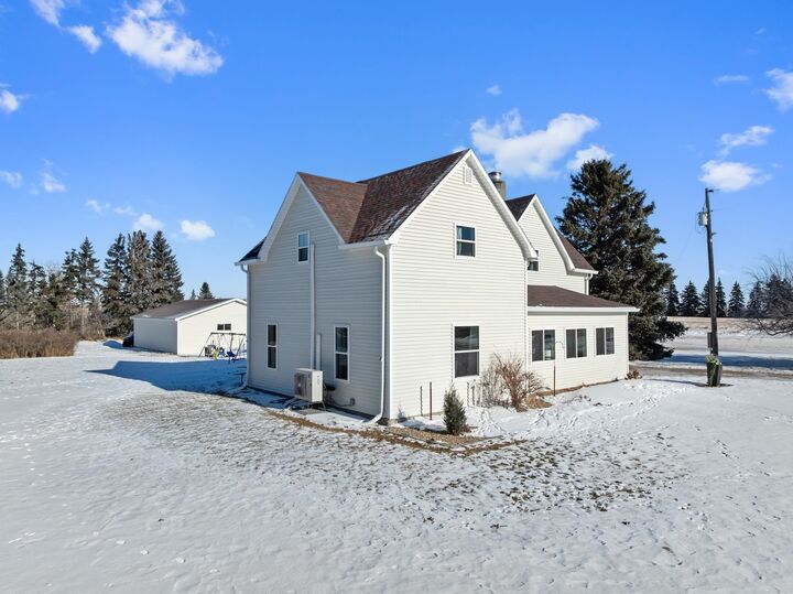 Property Photo:  1885 58th St N  ND 58768 