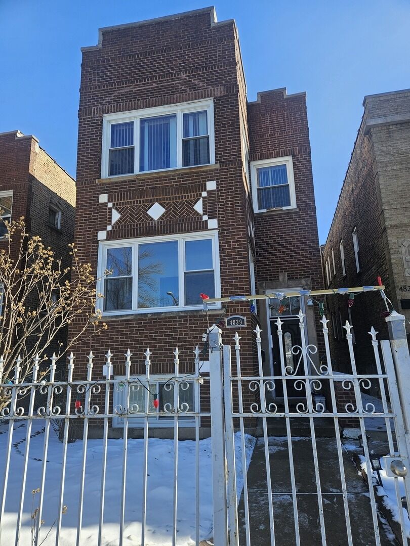 Property Photo:  4839 N Lawndale Avenue 1  IL 60625 