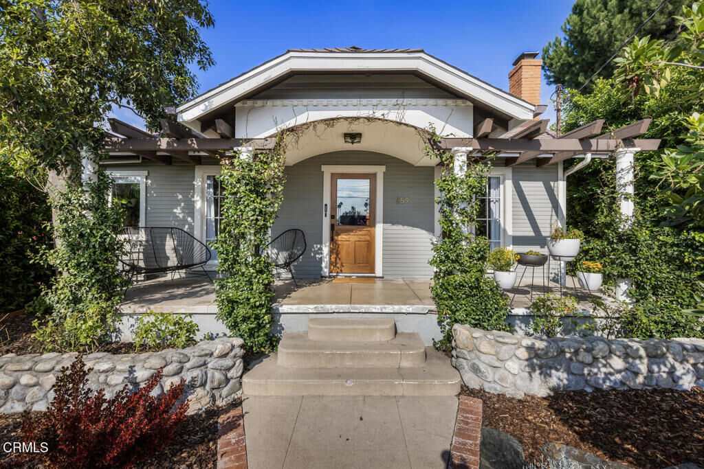 Property Photo:  559 Macdonald Street  CA 91103 