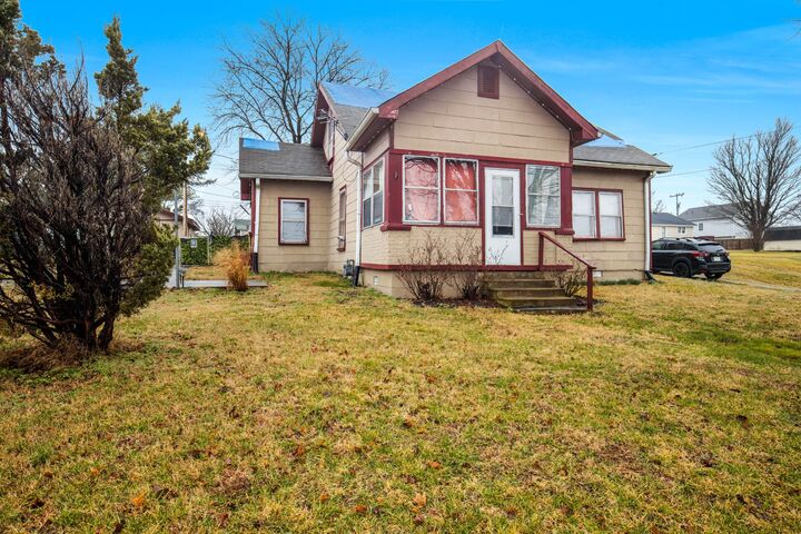 Property Photo:  2461 Old Greenbrier Pike  TN 37073 