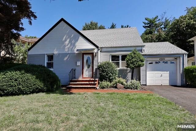 Property Photo:  15-47 Elmary Place  NJ 07410 