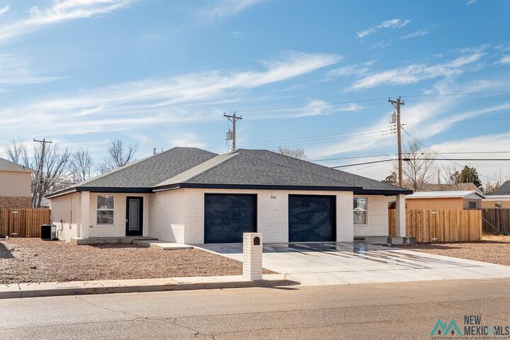 Property Photo: 305 Starlite Drive NM 88101