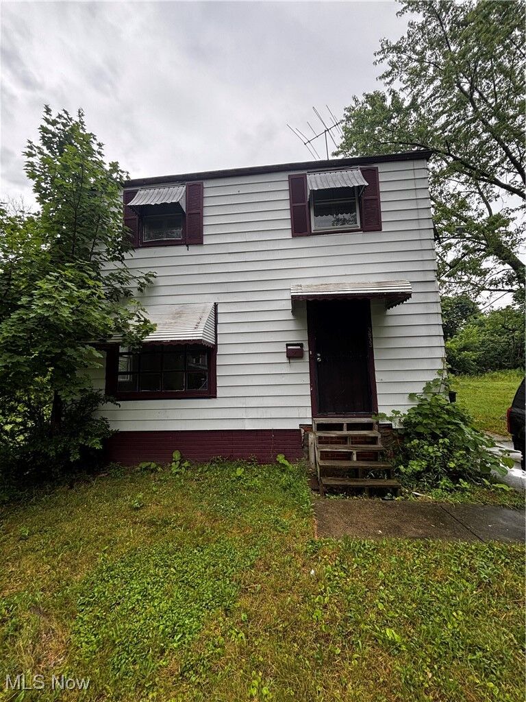 Property Photo:  3833 E 144th Street  OH 44128 
