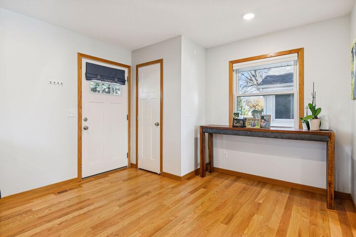 Property Photo:  984 Tuscarora Avenue  MN 55102 