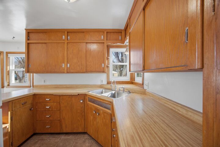 Property Photo:  1604 Ives Avenue N  MN 55336 