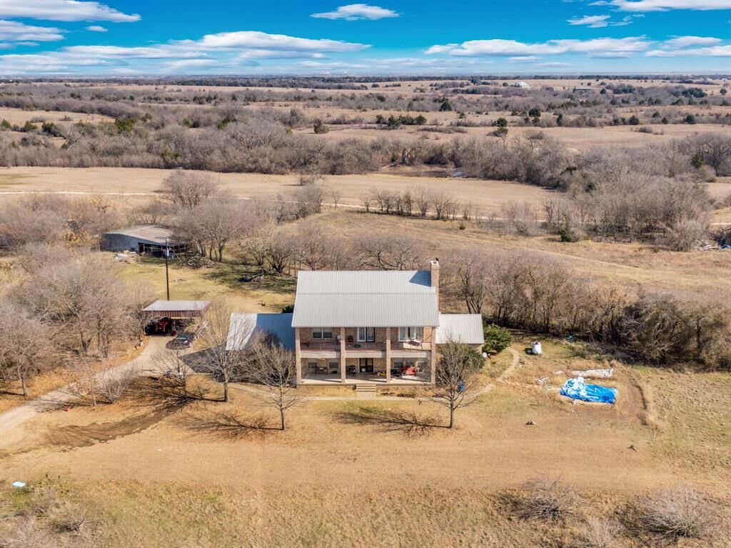 Property Photo:  10400 Baucum Road  TX 76065 