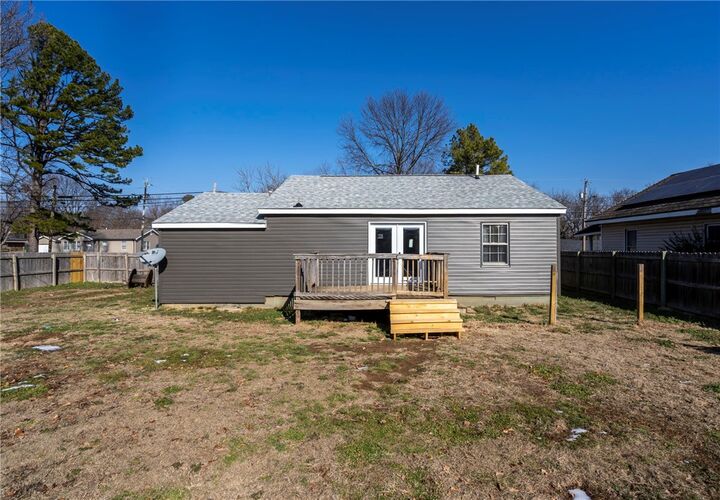 Property Photo: 614 W Harvard Street AR 72761