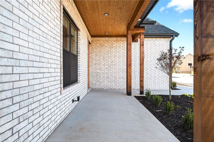 Property Photo:  1601 23rd Place  AR 72758 