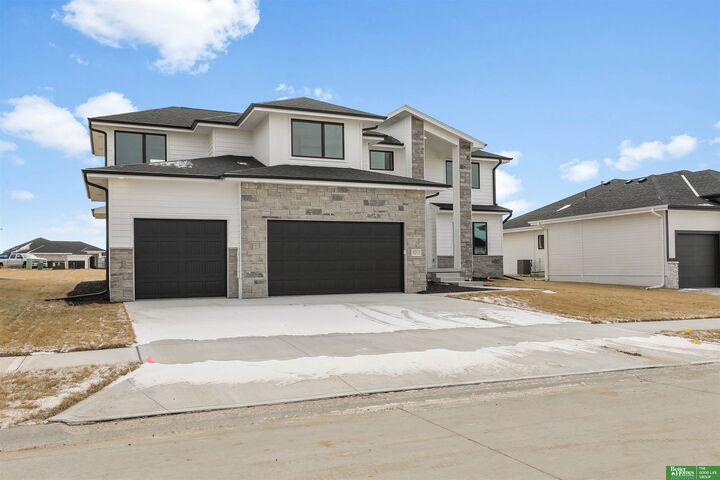 Property Photo:  5717 N 197th Avenue  NE 68022 