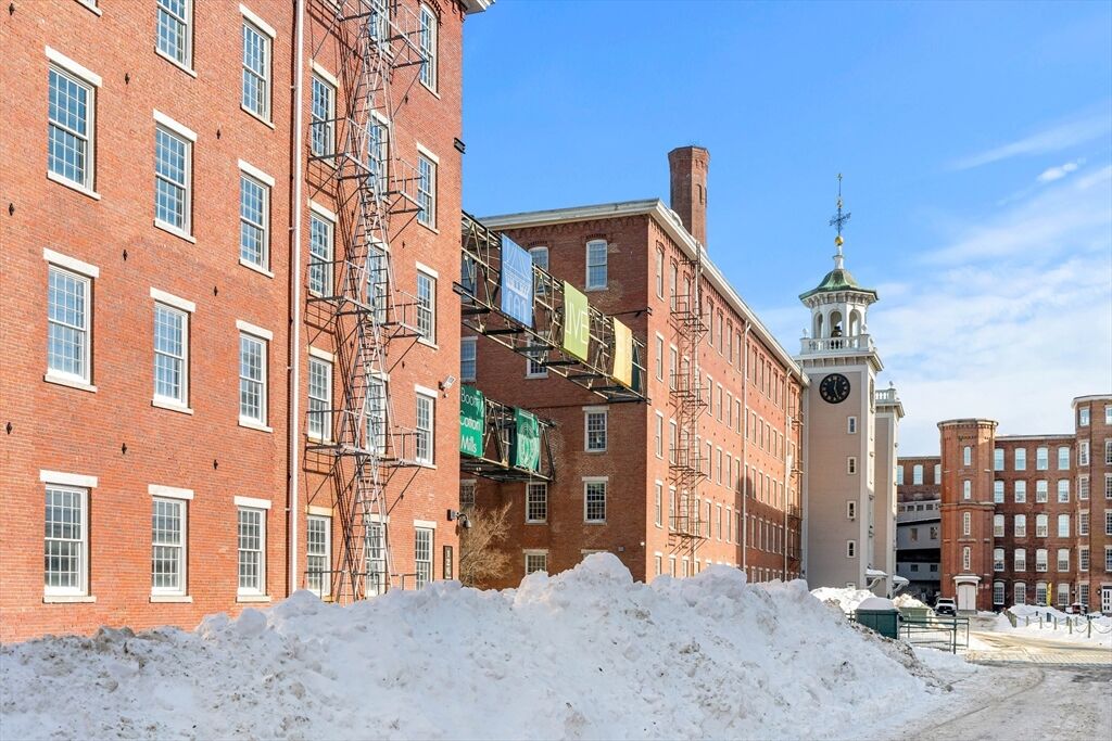 Property Photo:  130 John St 350  MA 01852 