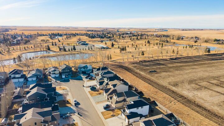 Property Photo: 127 Westgate Drive AB T1M 1M1