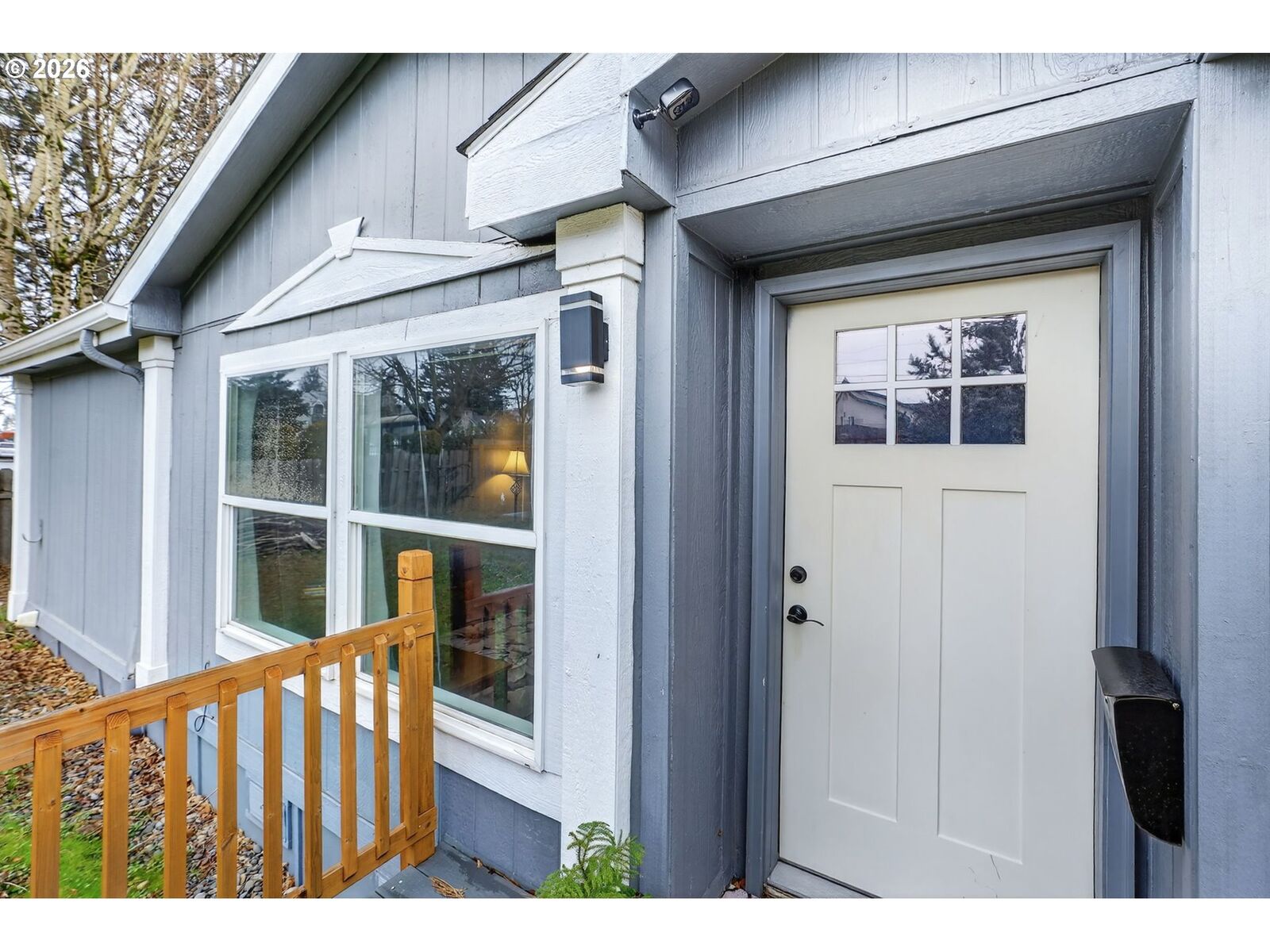 Property Photo:  2905 NE 206th Pl  OR 97024 