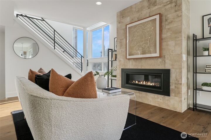 Property Photo:  222  4th Ave  WA 98033 