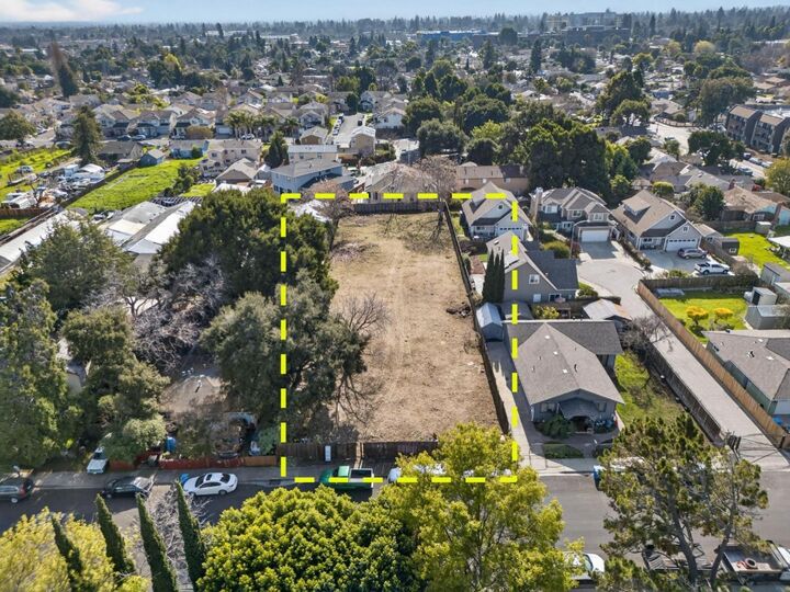 Property Photo:  760 Weeks Street  CA 94303 