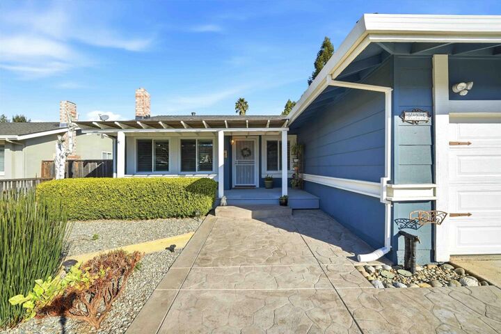 Property Photo:  925 Blake Court  CA 95020 