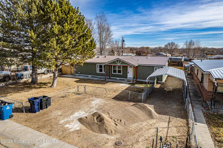Property Photo:  704 S 1st Street  NM 87413 