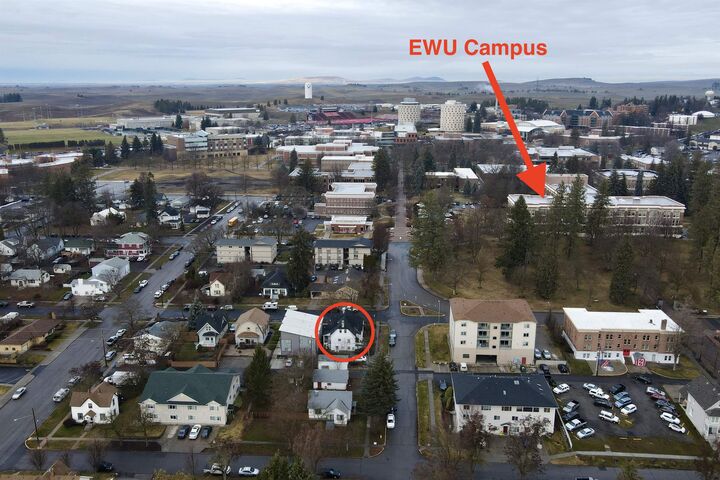 Property Photo:  323 5th St  WA 99004 