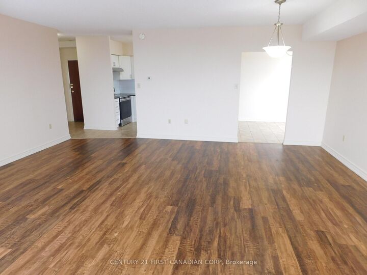 Property Photo:  744 Wonderland Road S 803  ON N6K 4K3 