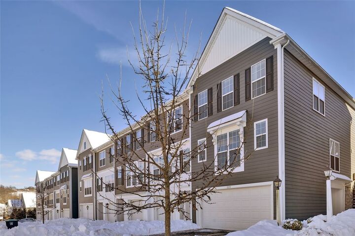 Property Photo:  1133 Sray Ln  PA 15017 