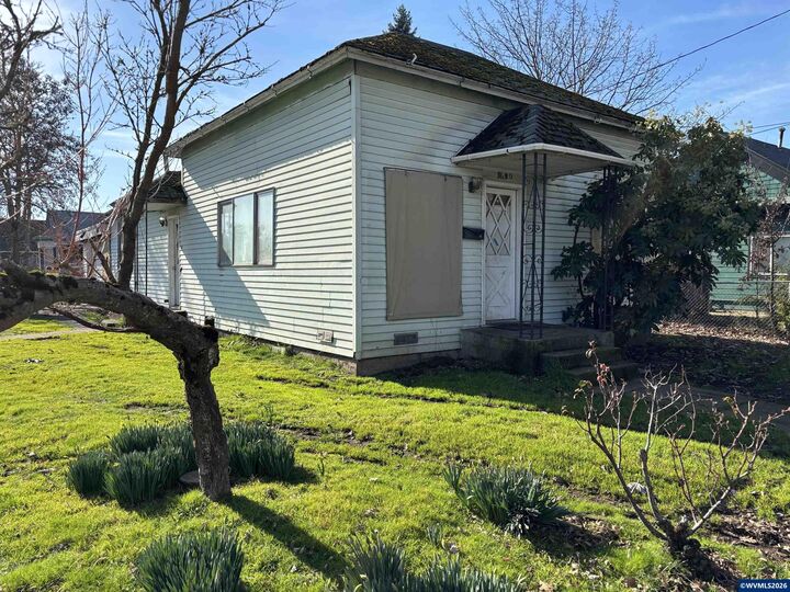 Property Photo:  1690 Mill St SE  OR 97301 