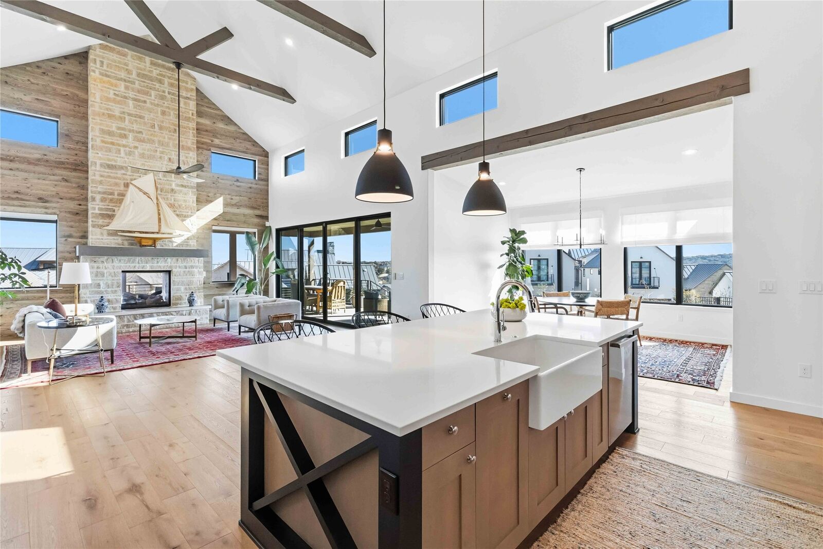 Property Photo: 410 Kayak Way TX 78738