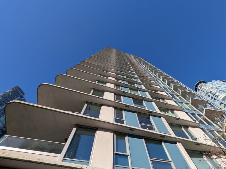 Property Photo:  188 Keefer Place 1006  BC V6B 0J1 