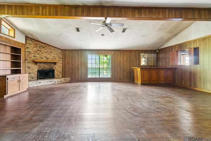 Property Photo:  6262 Wright Dr  LA 70812 