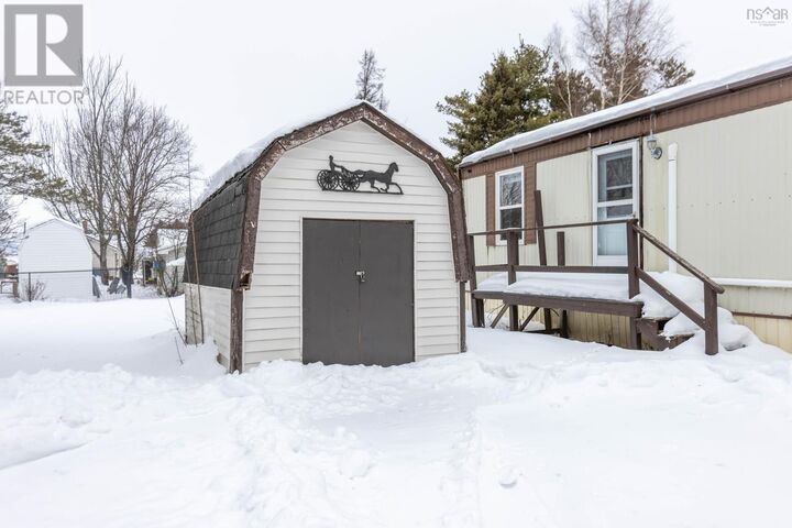 Photo de la propriété:  2 Costin Drive  NS B4H 4B6 