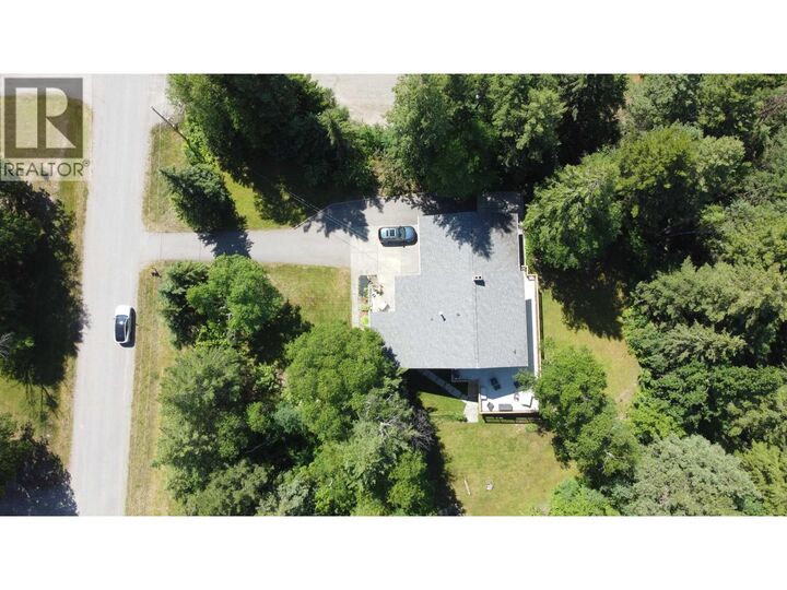 Property Photo: 3192 Spruce Ridge Road BC V2J 4R4