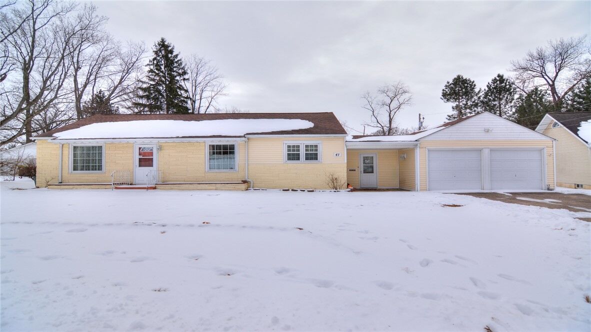 Property Photo:  41 Lombardy Drive  IL 62521 