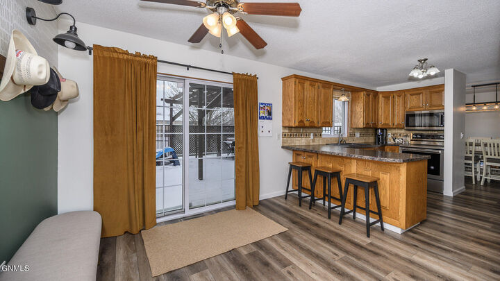 Property Photo:  200 11th Street NW  ND 58523 