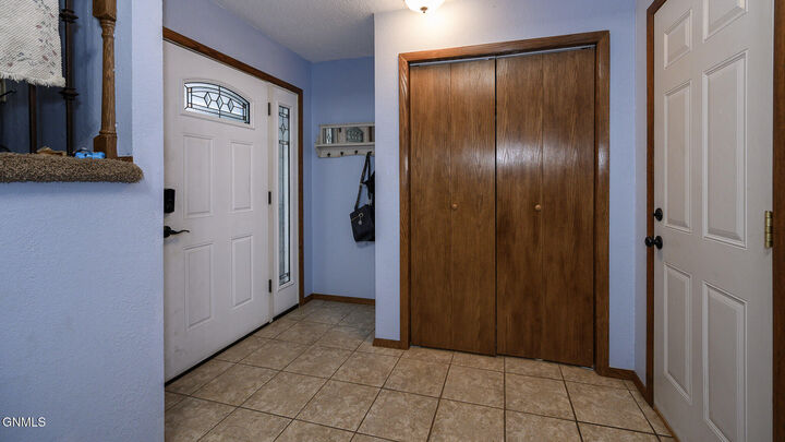 Property Photo:  2106 Kennedy Avenue  ND 58501 