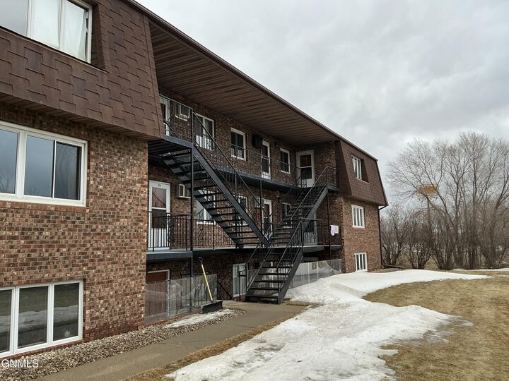 Property Photo:  1825 Grandview Lane S 16  ND 58503 