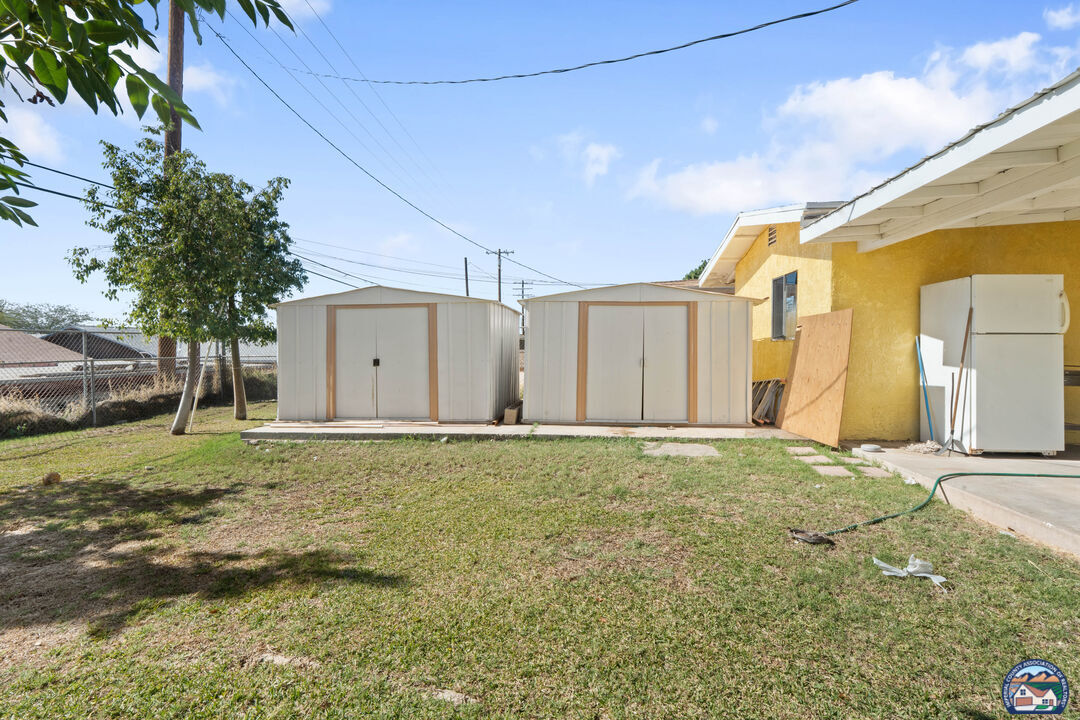 Property Photo:  652 Lincoln St  CA 92231 