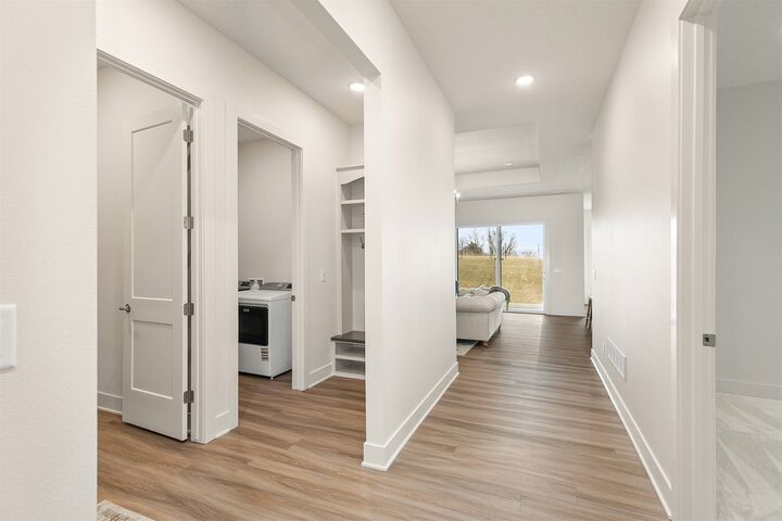 Property Photo:  1360 SE Menlo Drive  IA 50263 