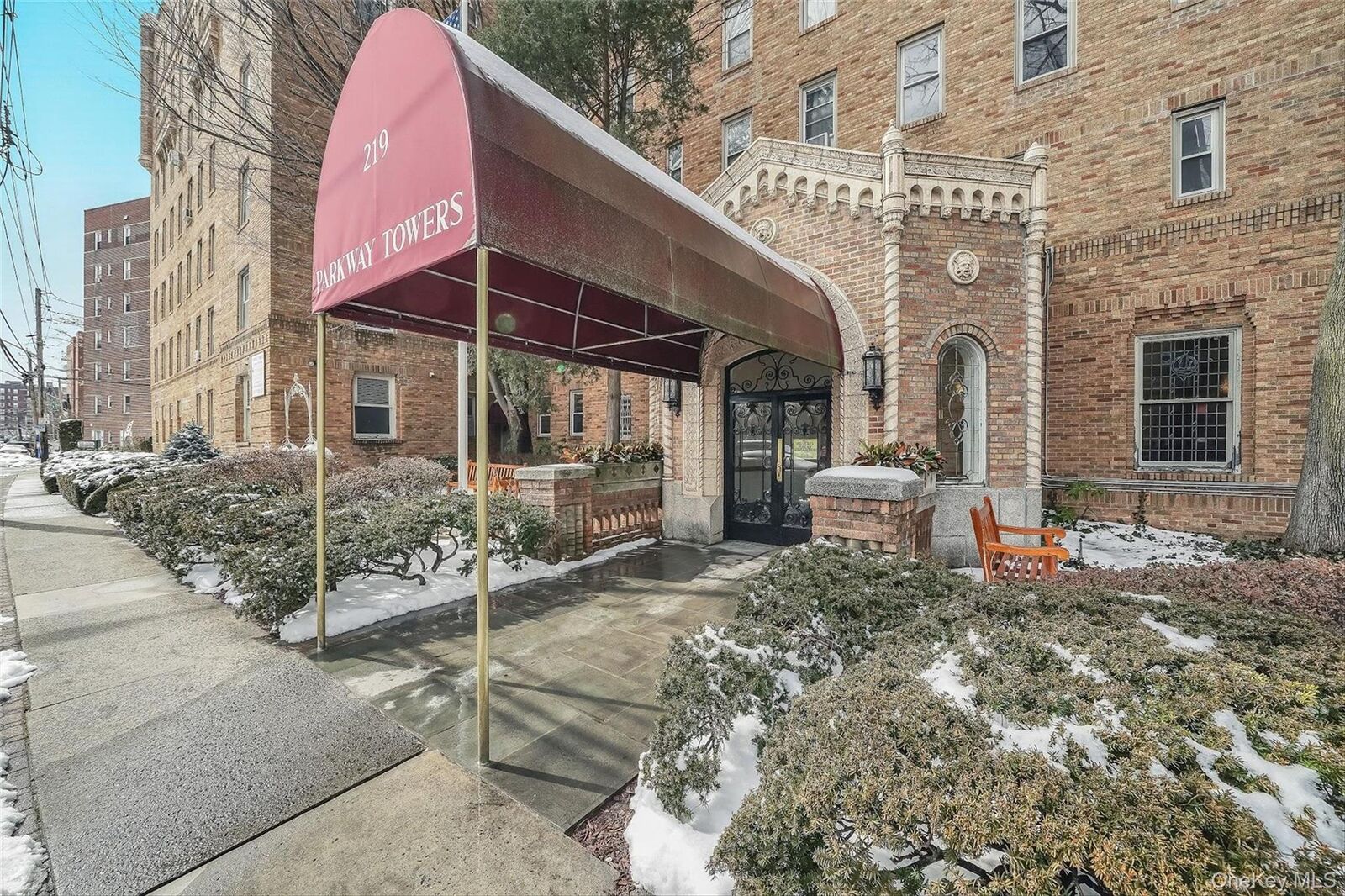 Property Photo:  219 Bronx River Road 4N  NY 10704 