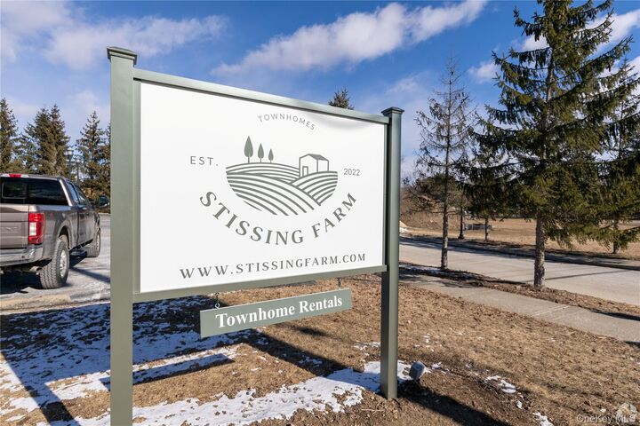 Property Photo:  7 Hillside Road  NY 12567 