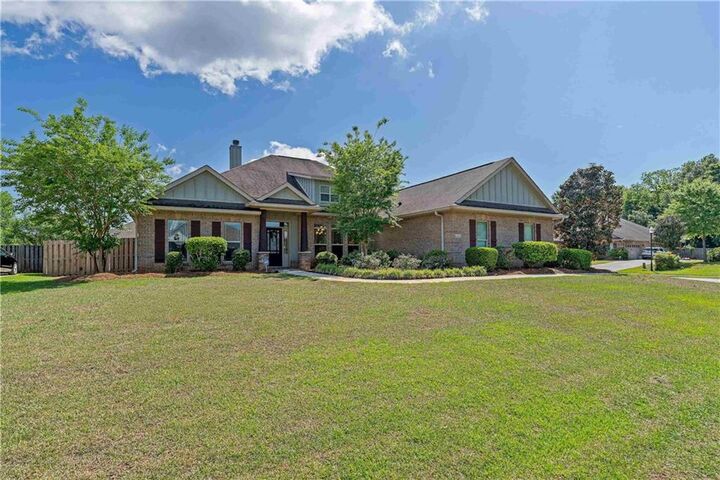 Property Photo:  202 Belmont Avenue  AL 36532 