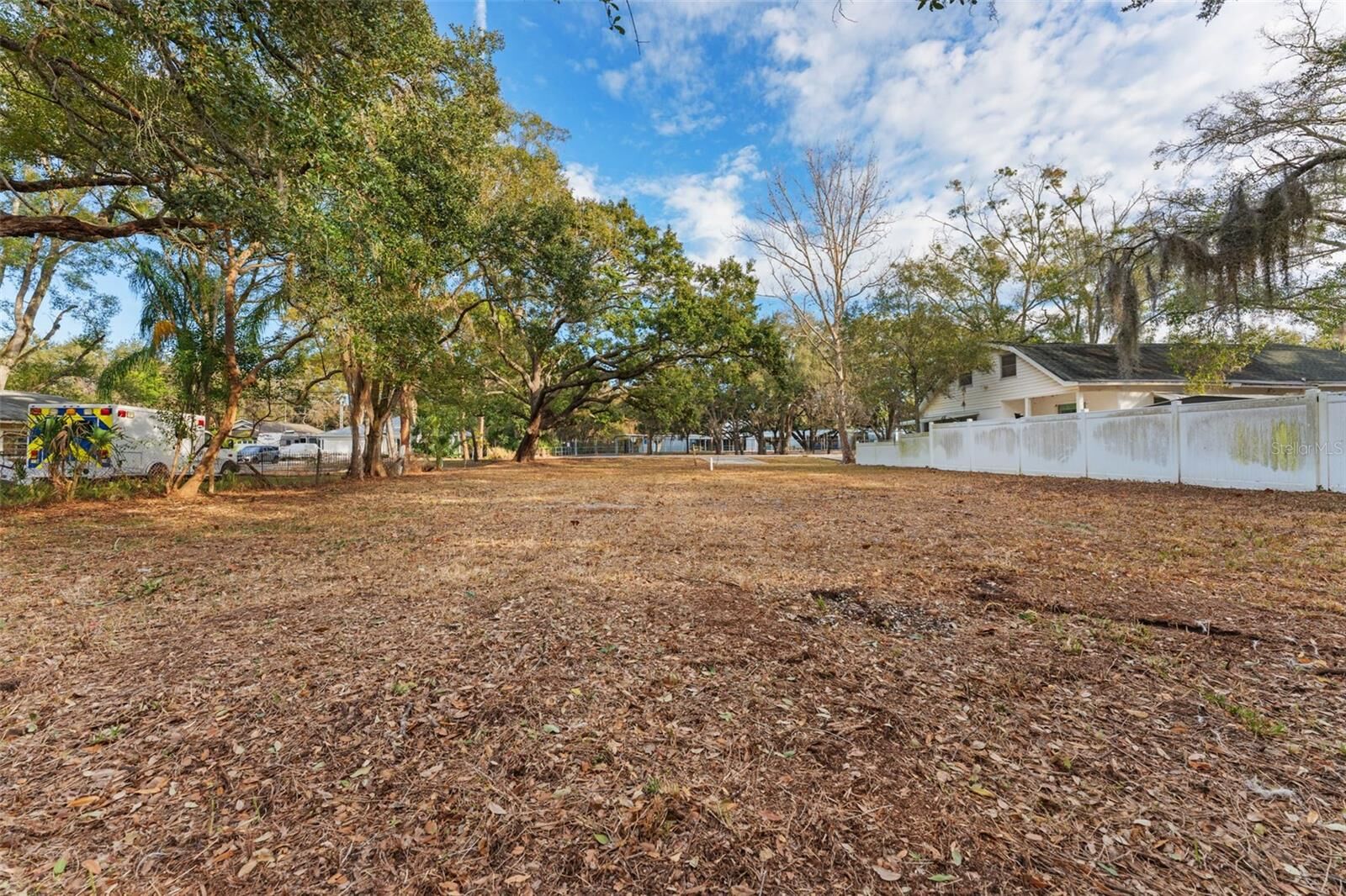 Property Photo: 503 Buckingham Avenue W FL 34677