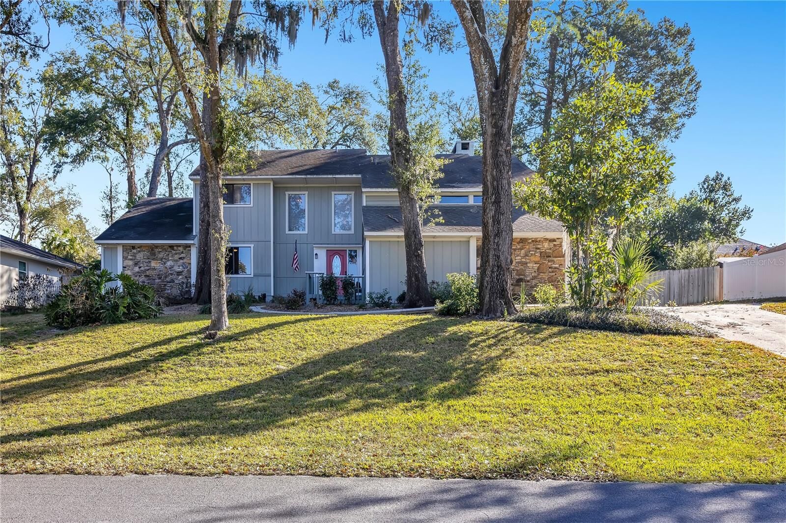 Property Photo:  2108 Dogwood Circle  FL 32757 