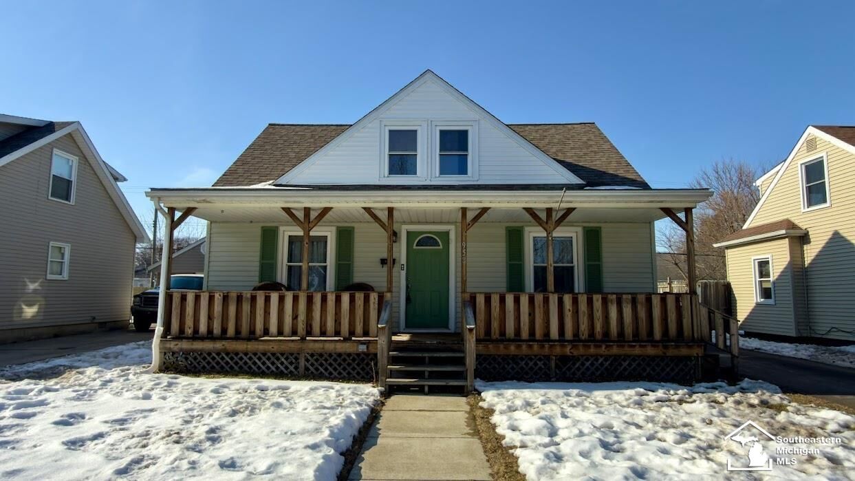 Property Photo: 958 Woodville Avenue MI 48161