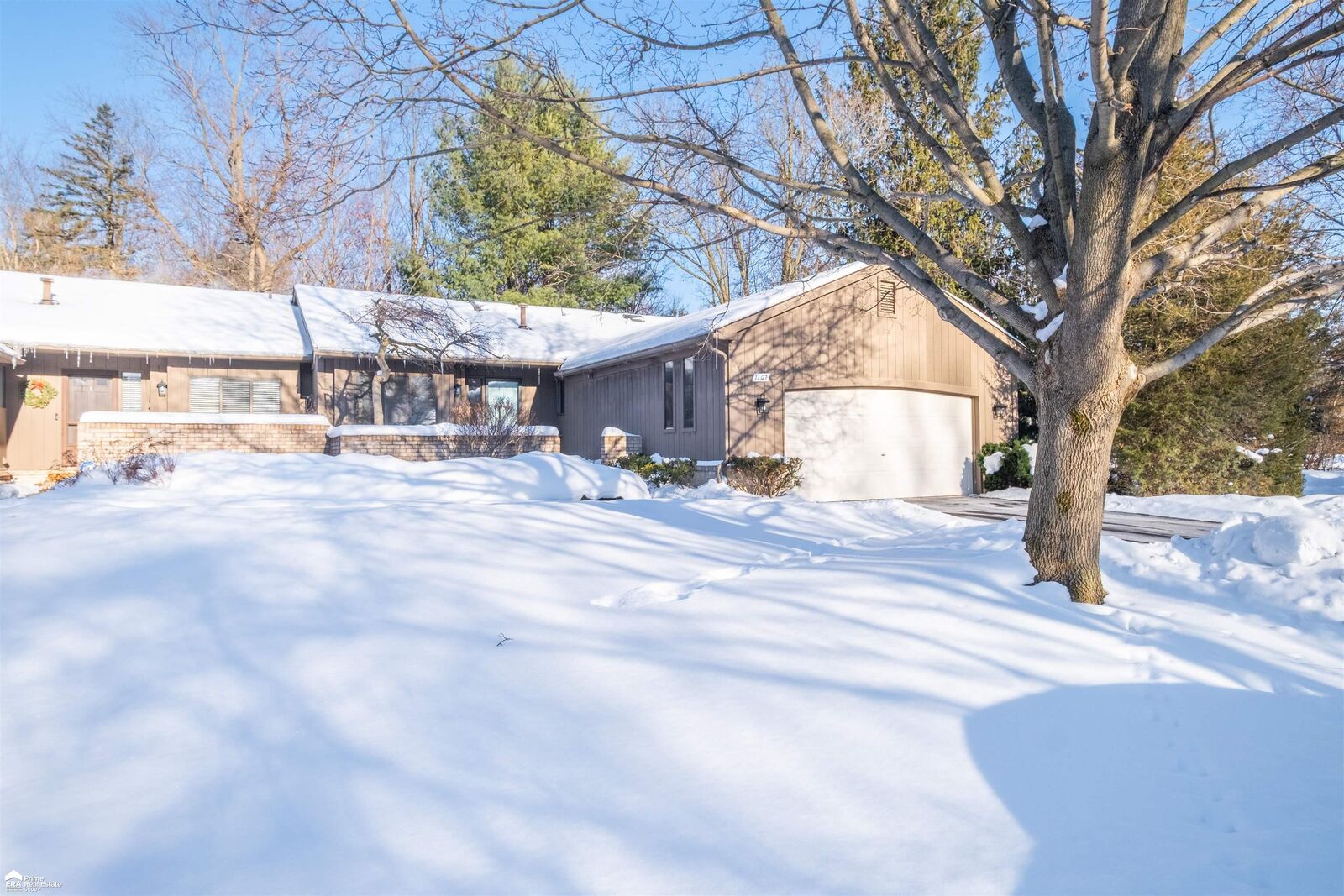 Property Photo:  1107 Oak Pointe Unit#48 Drive  MI 48327 