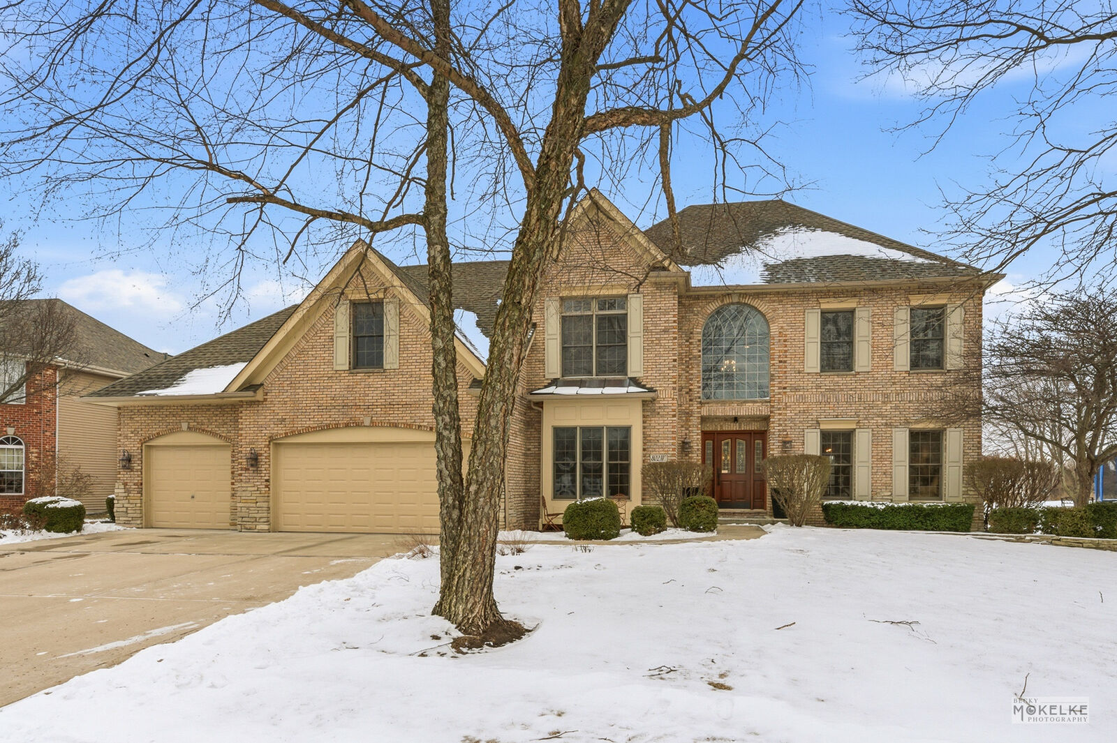 Property Photo:  802 Diamond Head Drive W  IL 60404 
